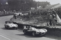 Mike Hawthorn, Ferrari; Stirling Moss, Mercedes
