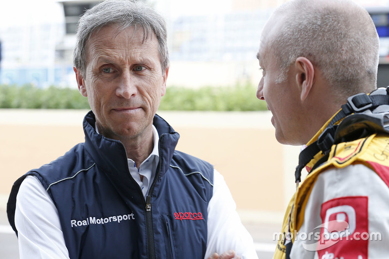 Roberto Ravaglia, team manager Roal Motorsport met Tom Coronel, Chevrolet RML Cruze TC1, ROAL Motors