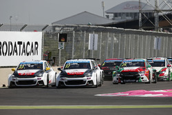Ma Qing Hua, Citroën C-Elysée WTCC, Citroën World Touring Car team and Jose Maria Lopez, Citroën C-Elysee WTCC, Citroën World Touring Car team