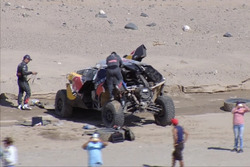 #314 Peugeot: Sèbastien Loeb, Daniel Elena after their crash