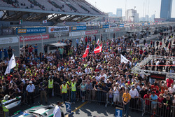 Atmosphere in pitlane