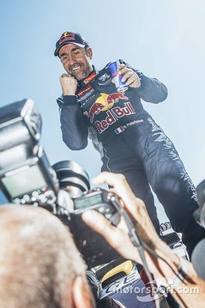 Winnaar van het autoklassement Stéphane Peterhansel, Peugeot Sport