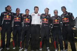 Les pilotes Peugeot Sport avec Bruno Famin