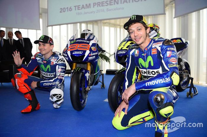 Jorge Lorenzo y Valentino Rossi, Yamaha Factory Racing en la presentación de 2016