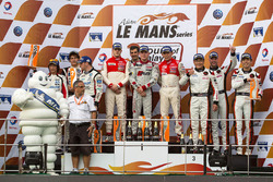 GT podium: winners Jeffrey Lee, Alessio Picariello, Christopher Mies, Absolute Racing, second place Junsan Chen, Nobuteru Taniguchi, Ollie Millroy, Team AAI, third place Weng Sun Mok, Rob Bell, Keita Sawa, Clearwater Racing