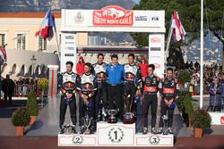 Podio: i vincitori Sébastien Ogier, Julien Ingrassia, Volkswagen Motorsport, secondi Andreas Mikkels