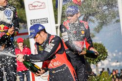 Podium: third place Thierry Neuville, Nicolas Gilsoul, Hyundai Motorsport