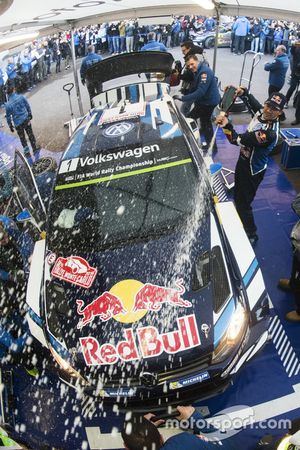 Les vainqueurs Sébastien Ogier, Julien Ingrassia, Volkswagen Motorsport