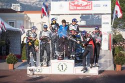 Podium : les vainqueurs Sébastien Ogier, Julien Ingrassia, Volkswagen Motorsport, les deuxièmes, Andreas Mikkelsen, Anders Jäger, Volkswagen Motorsport, les troisièmes, Thierry Neuville, Nicolas Gilsoul, Hyundai Motorsport