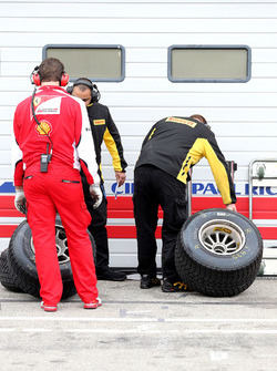 Pirelli crew