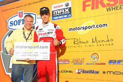 Oliver Askew and Motorsport.com's Scott Sebastian