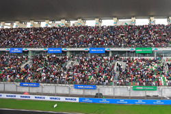 Fans en la tribuna