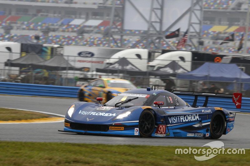 #10 Wayne Taylor Racing Corvette DP: Ricky Taylor, Jordan Taylor, Max Angelelli, Rubens Barrichello