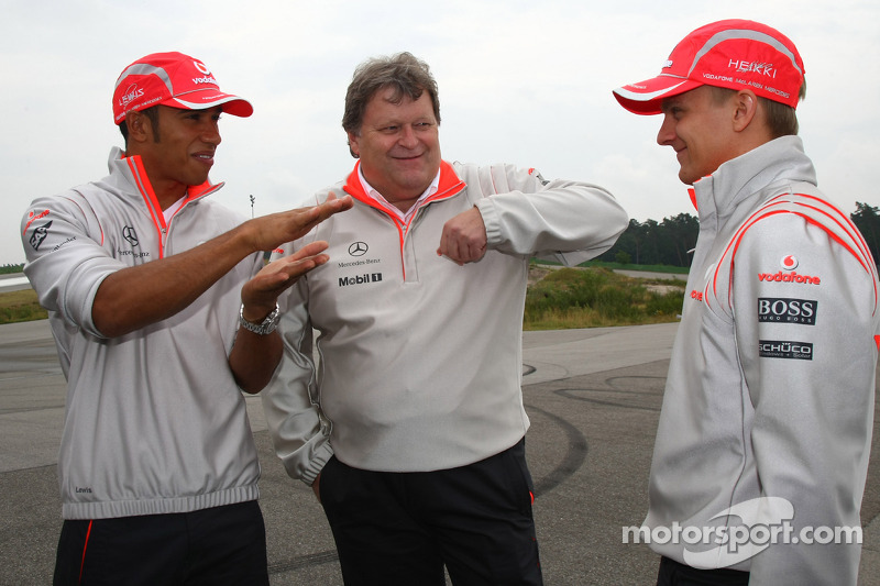 Lewis Hamilton, McLaren Mercedes, Norbert Haug, Mercedes, Motorsport chief ve Heikki Kovalainen, McL