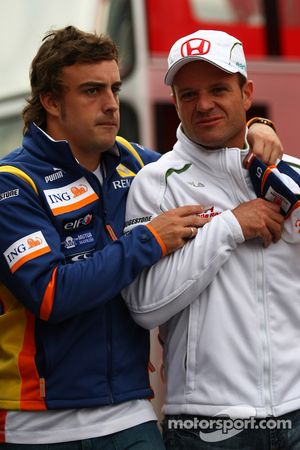 Fernando Alonso, Renault F1 Team and Rubens Barrichello, Honda Racing F1 Team