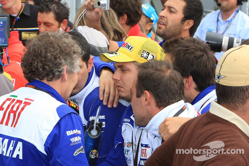 Ganador de la carrera Valentino Rossi celebra