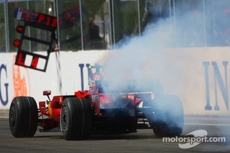 Motorschaden: Felipe Massa, Scuderia Ferrari, F2008