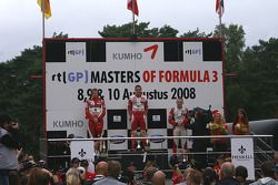 Masters de F3: Podio ganador Jules Bianchi, segundo Nico Hulkenberg, tercero Jon Lancaster
