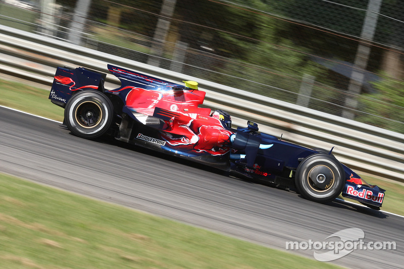 2008: Toro Rosso STR3 Ferrari (13 Гран При, одна победа, 6-е место в КК)