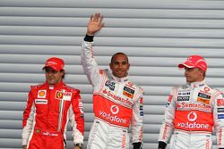 Ganador de la pole Lewis Hamilton, McLaren Mercedes, segundo lugar Felipe Massa, Scuderia Ferrari, t