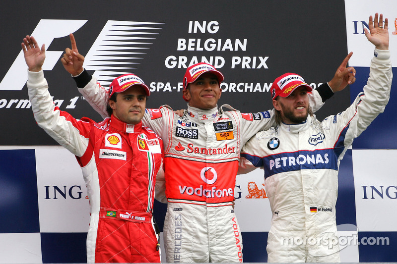 Pada 2008, Lewis Hamilton dan Kimi Raikkonen terlibat duel dramatis dalam kondisi hujan di penghujung balapan, yang berakhir dengan tersingkirnya pembalap Finlandia itu. Tapi Hamilton kehilangan trofi juaranya setelah dijatuhi penalti.