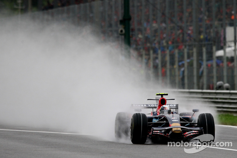 Inico: Sebastian Vettel, Scuderia Toro Rosso líder