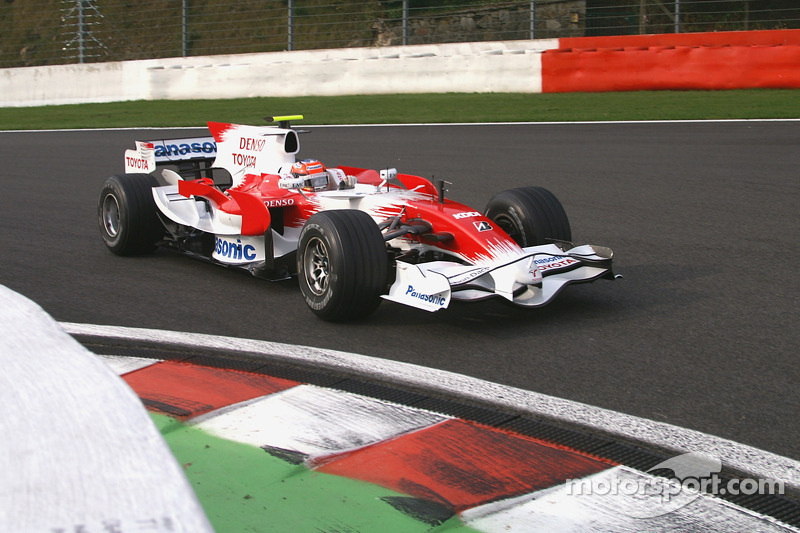 <img src="https://cdn-3.motorsport.com/static/img/cfp/0/0/0/0/83/s3/germany-4.jpg" alt="" width="20" height="12" /> Тимо Глок, Toyota (25 очков, один подиум)