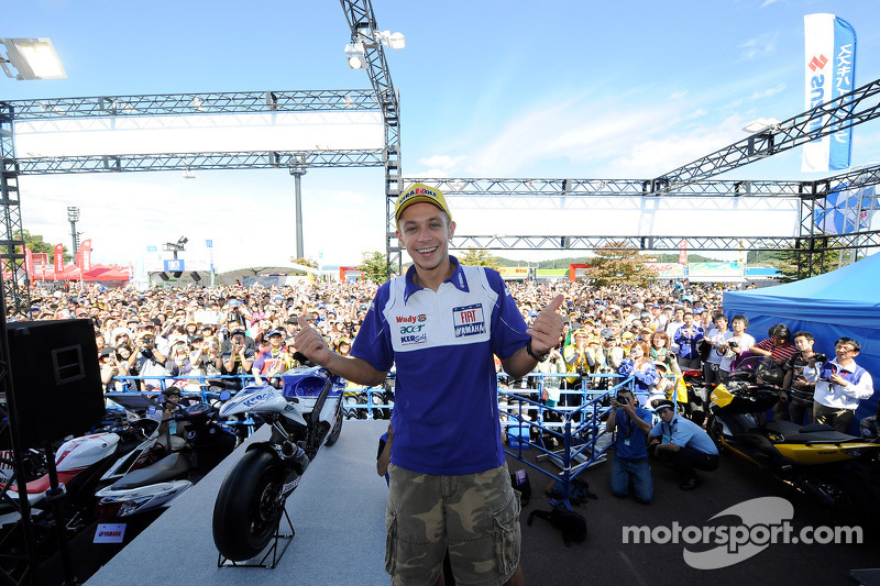 Valentino Rossi hace una aparición pública