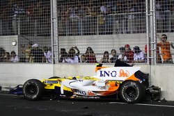 Nelson A. Piquet, Renault F1 Team, crashes
