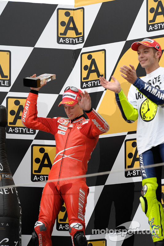 Podio: ganador de la carrera y campeón del mundo 2008 Valentino Rossi, Casey Stoner el segundo luga