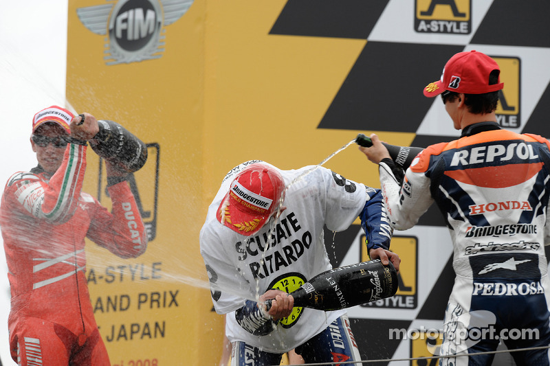 Podio: ganador de la carrera y campeón del mundo 2008 Valentino Rossi, Casey Stoner el segundo luga
