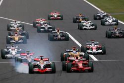 Start of the race, Lewis Hamilton, McLaren Mercedes, Kimi Raikkonen, Scuderia Ferrari battle for the lead