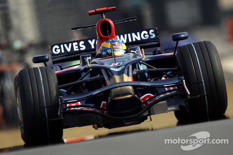 2008 : Toro Rosso STR2B, à moteur Ferrari