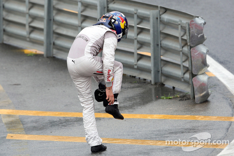 David Coulthard, Red Bull Racing crashed out at his final GP