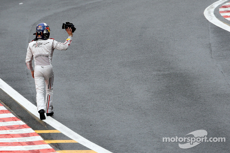 David Coulthard, Red Bull Racing crashed out at his final GP