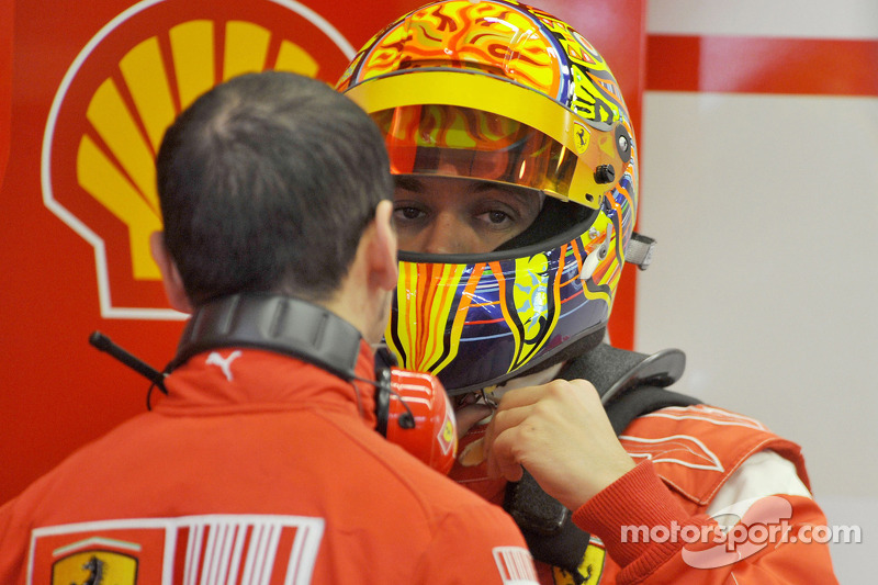 Valentino Rossi prueba con Ferrari en 2008