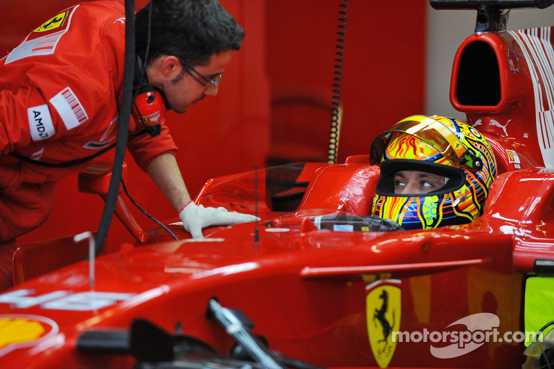 Valentino Rossi en el Ferrari F2008