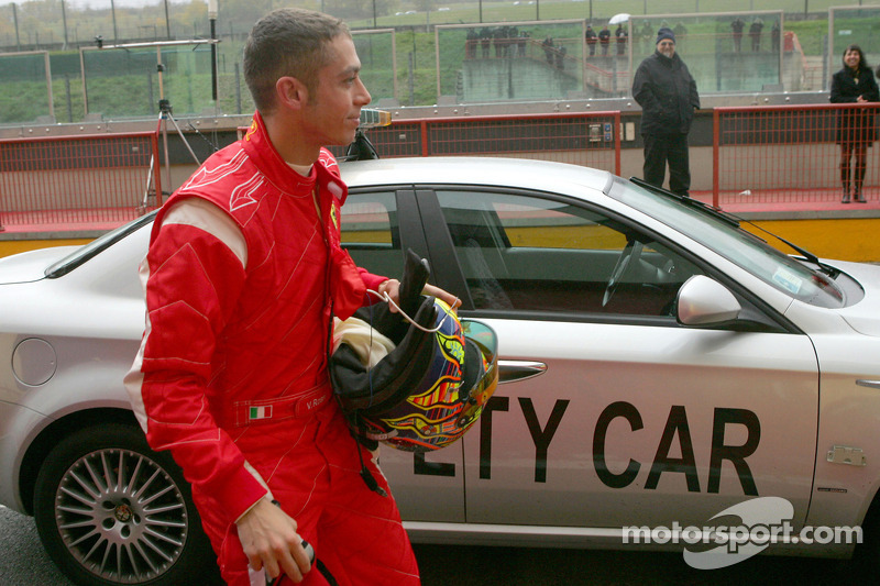 Valentino Rossi prueba con Ferrari en 2008