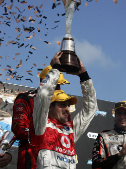 Jamie Whincup wins the 2008 V8 Supercar championship