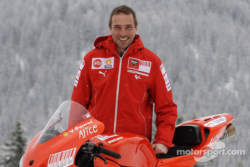 Livio Suppo with the new Ducati Desmosedici GP9