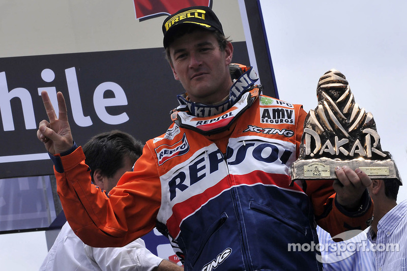 Podio: ganador Marc Coma