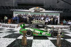 GT victory lane: class winners Jorg Bergmeister, Andy Lally, Patrick Long, Justin Marks and RJ Valentine celebrate with their team