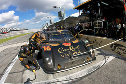 Pit stop for #16 Penske Racing Porsche Riley: Timo Bernhard, Ryan Briscoe, Romain Dumas