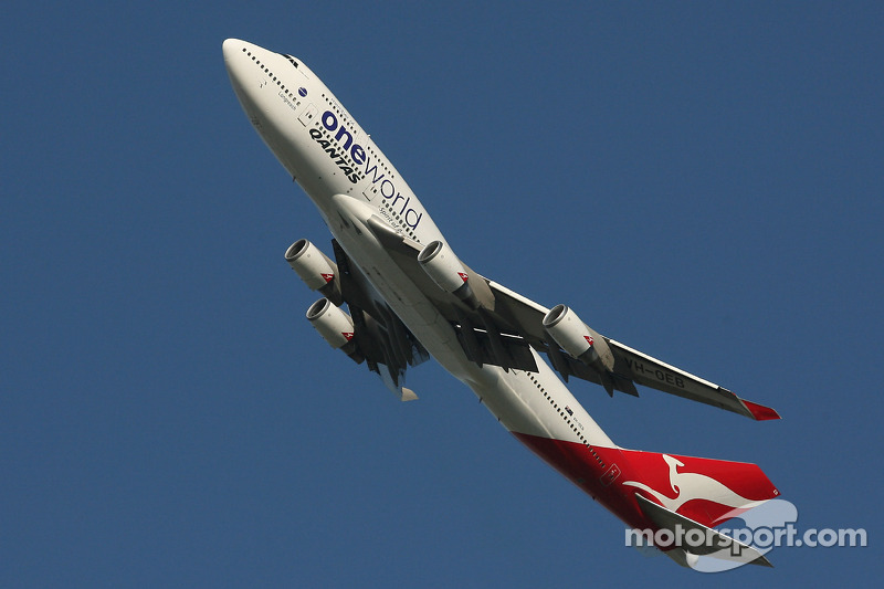 Avion Quantas 747, au dessus du circuit