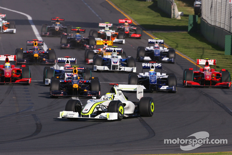 Start: Jenson Button, Brawn GP leads the field