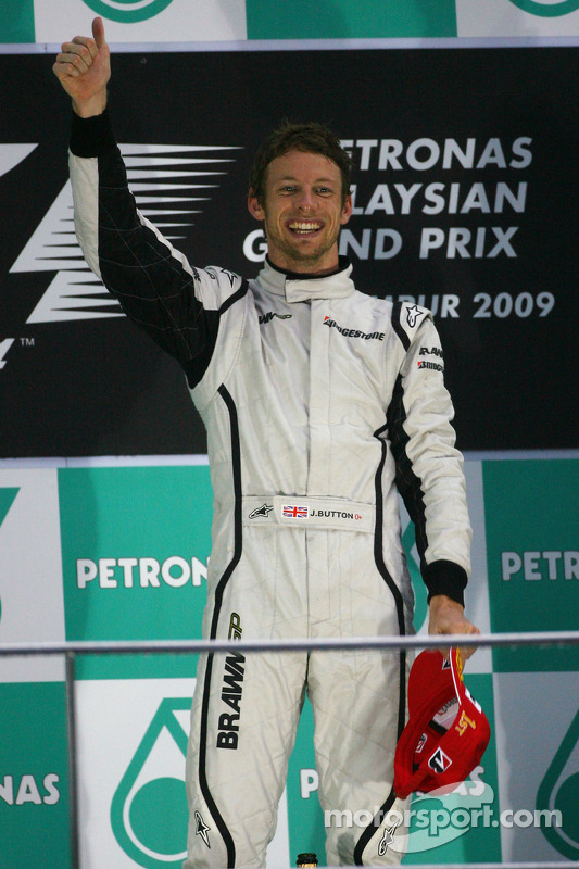 Podio: ganador de la carrera Jenson Button, Brawn GP