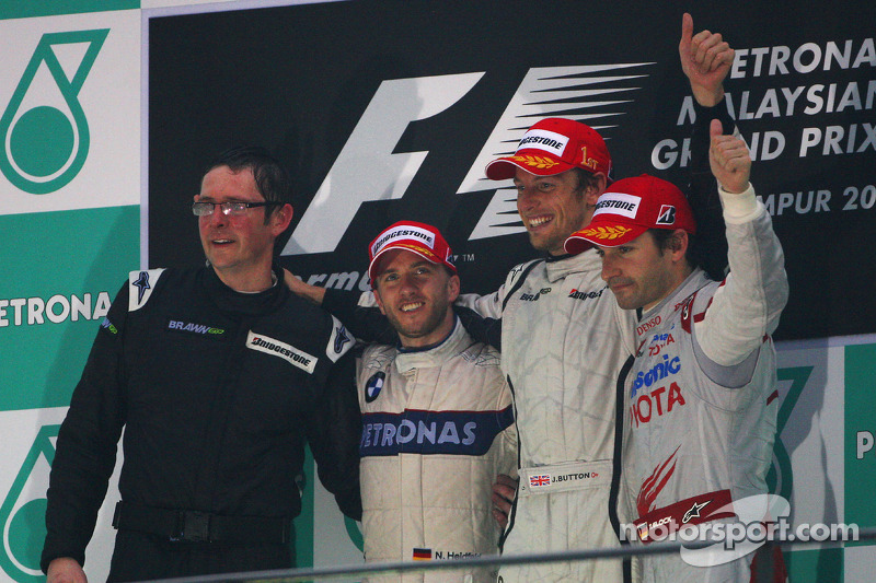 Podyum: Yarış galibi Jenson Button, Brawn GP, 2. Nick Heidfeld, BMW Sauber F1 Team, 3. Timo Glock, T