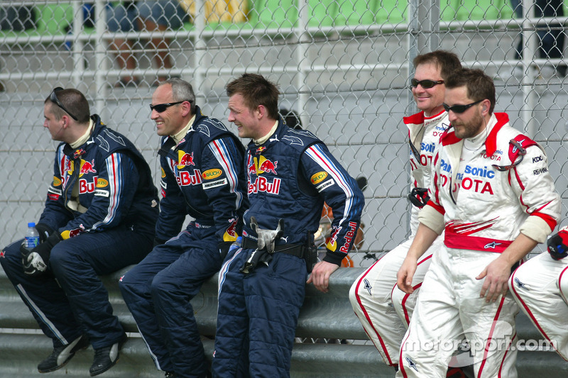 Team's mechanics