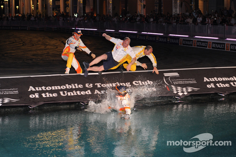 Nelson A. Piquet dan Romain Grosjean bermain air