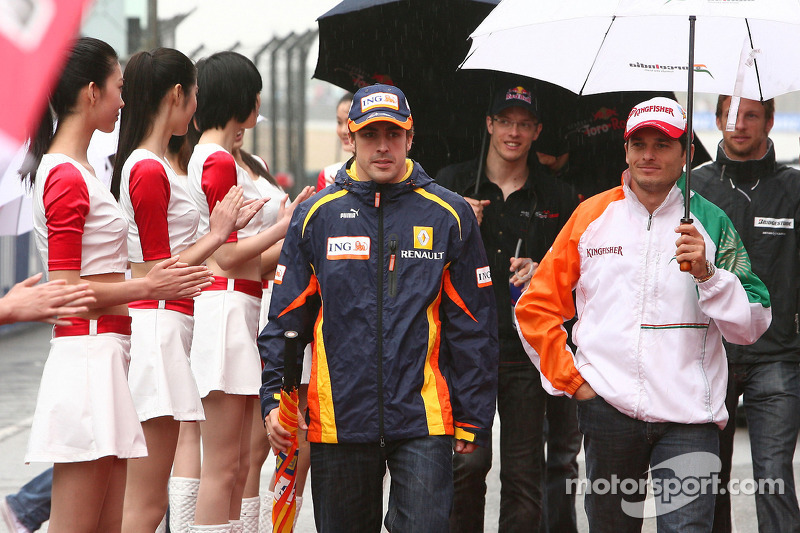 Fernando Alonso, Renault F1 Team y Giancarlo Fisichella, Force India F1 Team